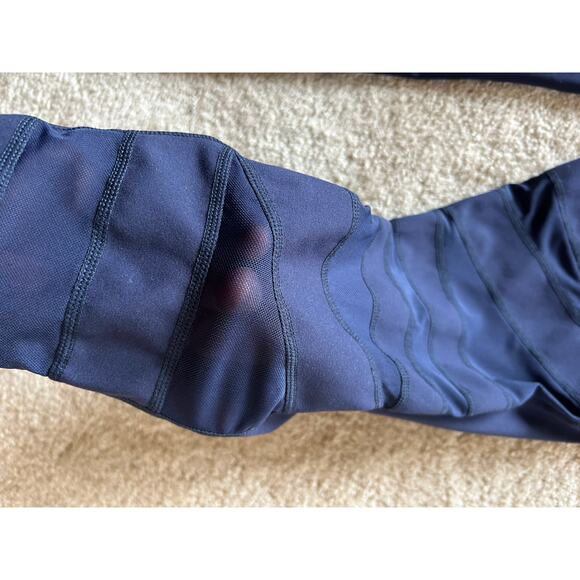 TYC Till You Collapse Navy Blue
Leggings Active Sz XL‎ Front
Mesh Cutout Design - Picture 7 of 9
